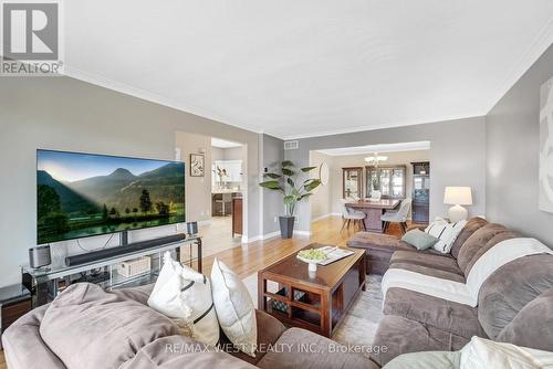 2388 Carlanne Place, Mississauga, ON - Indoor Photo Showing Living Room