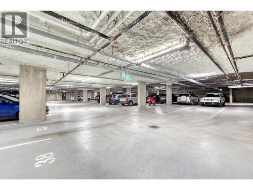 1274 Devonshire Avenue Unit# 306, Kelowna, BC - Indoor Photo Showing Garage