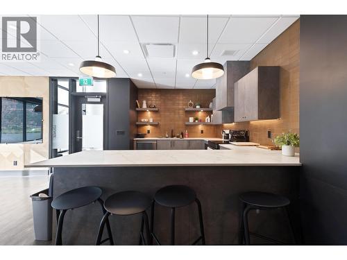 Devonshire side - Main floor lounge full kitchen - 1274 Devonshire Avenue Unit# 306, Kelowna, BC - Indoor Photo Showing Kitchen With Upgraded Kitchen