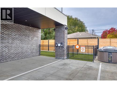 Modo car share & dog run - 1274 Devonshire Avenue Unit# 306, Kelowna, BC - Outdoor With Deck Patio Veranda