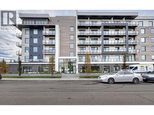 Lots of street parking - 1274 Devonshire Avenue Unit# 306, Kelowna, BC - Outdoor With Facade