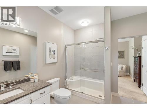 5575 Highway 6 Highway, Coldstream, BC - Indoor Photo Showing Bathroom