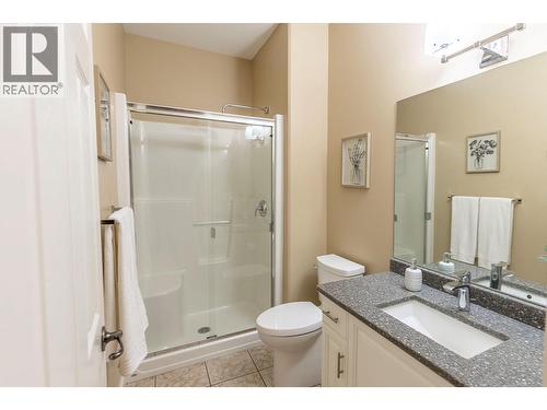 5575 Highway 6 Highway, Coldstream, BC - Indoor Photo Showing Bathroom