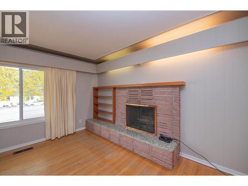 3005 15 Street, Vernon, BC - Indoor Photo Showing Living Room With Fireplace
