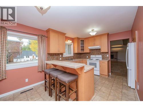 3005 15 Street, Vernon, BC - Indoor Photo Showing Kitchen
