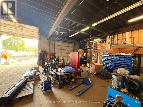 2070 Queensway Drive, Burlington, ON 