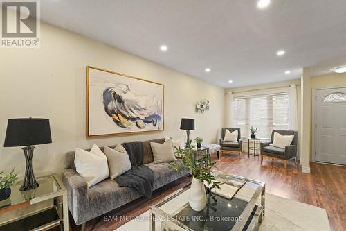 522 Roseheath Drive, Milton, ON - Indoor Photo Showing Living Room