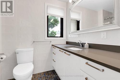 58 Vaughan Street, Ottawa, ON - Indoor Photo Showing Bathroom