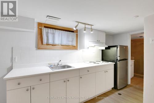 58 Vaughan Street, Ottawa, ON - Indoor Photo Showing Kitchen