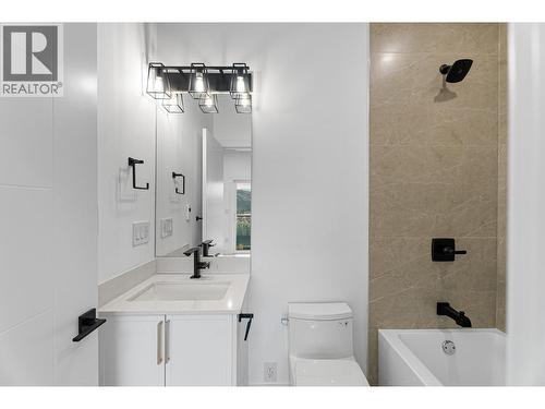 8920 Tavistock Road, Vernon, BC - Indoor Photo Showing Bathroom