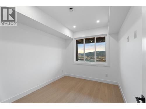 8920 Tavistock Road, Vernon, BC - Indoor Photo Showing Other Room