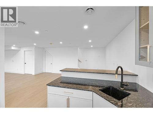 8920 Tavistock Road, Vernon, BC - Indoor Photo Showing Kitchen