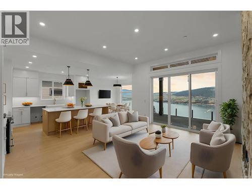 8920 Tavistock Road, Vernon, BC - Indoor Photo Showing Living Room
