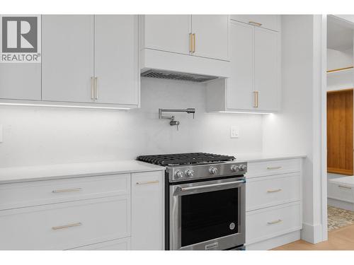 8920 Tavistock Road, Vernon, BC - Indoor Photo Showing Kitchen With Upgraded Kitchen