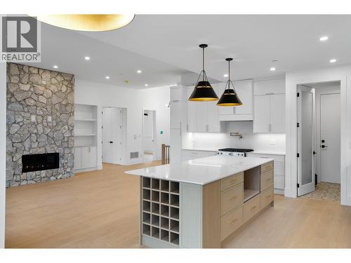 8920 Tavistock Road, Vernon, BC - Indoor Photo Showing Kitchen With Upgraded Kitchen