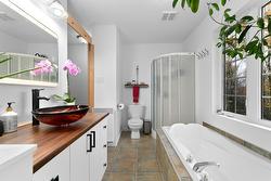 Salle de bains attenante à la CCP - 