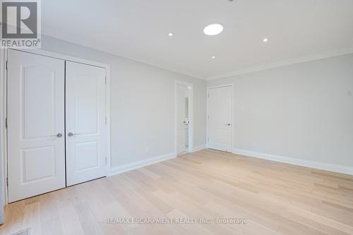 8 Ridgewood Drive, Richmond Hill, ON - Indoor Photo Showing Other Room