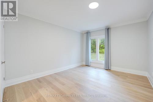 8 Ridgewood Drive, Richmond Hill, ON - Indoor Photo Showing Other Room