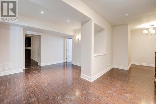 8 Ridgewood Drive, Richmond Hill, ON - Indoor Photo Showing Other Room