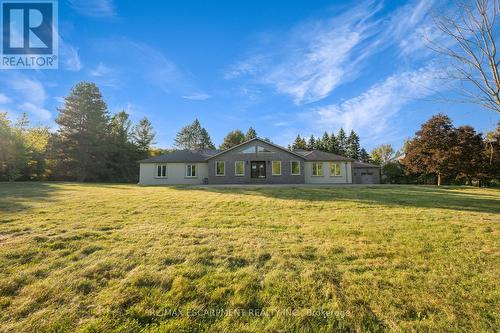 8 Ridgewood Drive, Richmond Hill, ON - Outdoor