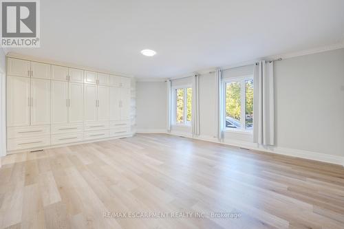 8 Ridgewood Drive, Richmond Hill, ON - Indoor Photo Showing Other Room