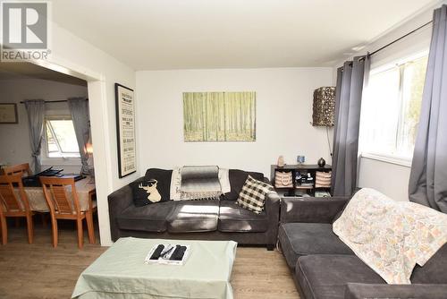 252 Youngfox Rd, Blind River, ON - Indoor Photo Showing Living Room