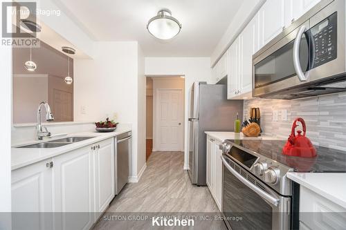 207 - 2300 Parkhaven Boulevard, Oakville, ON - Indoor Photo Showing Kitchen With Double Sink With Upgraded Kitchen