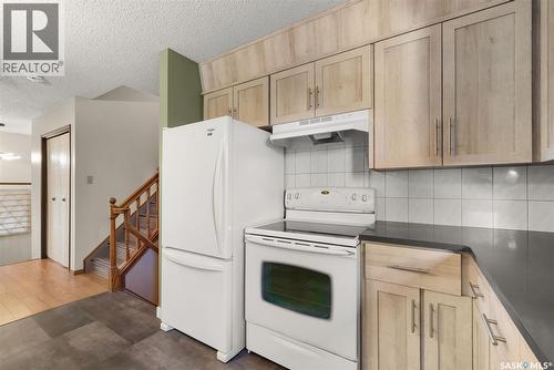 2119 Elderkin Drive E, Regina, SK - Indoor Photo Showing Kitchen