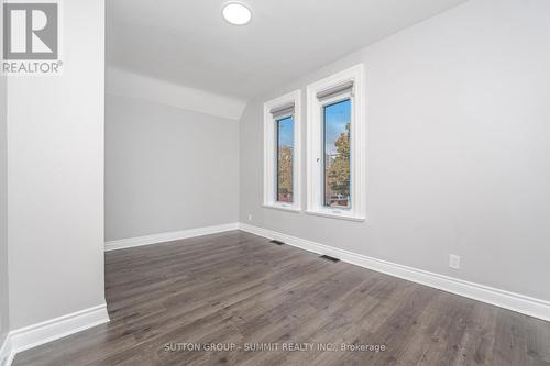 10 Pearl Street, Brantford, ON - Indoor Photo Showing Other Room