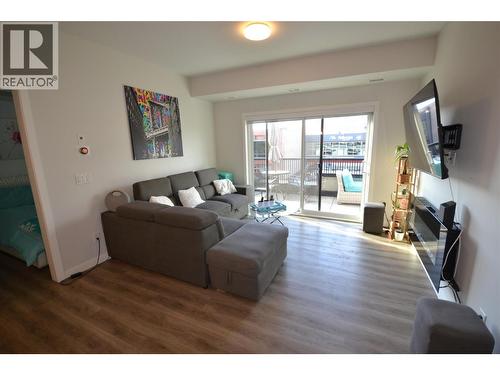 1215 St Paul Street Unit# 209, Kelowna, BC - Indoor Photo Showing Living Room