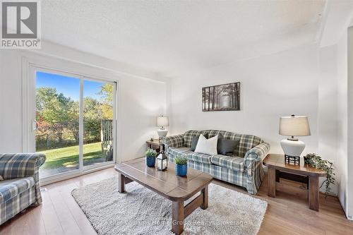 39 - 40 Imperial Road N, Guelph (Willow West/Sugarbush/West Acres), ON - Indoor Photo Showing Living Room