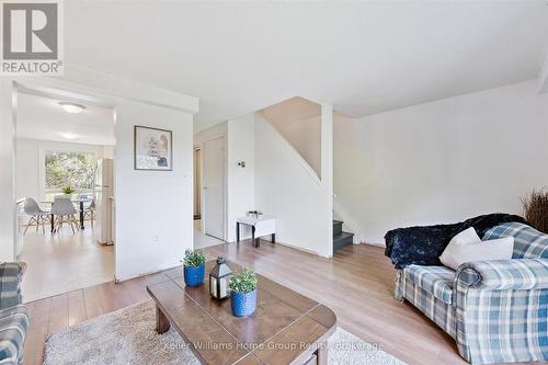 39 - 40 Imperial Road N, Guelph (Willow West/Sugarbush/West Acres), ON - Indoor Photo Showing Living Room