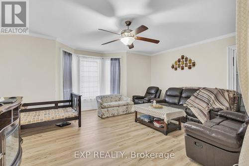 228 Main Street, Cambridge, ON - Indoor Photo Showing Living Room