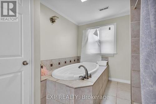 228 Main Street, Cambridge, ON - Indoor Photo Showing Bathroom