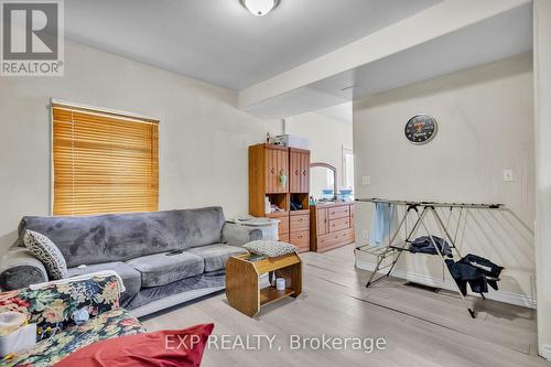 228 Main Street, Cambridge, ON - Indoor Photo Showing Living Room