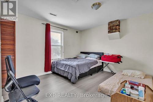 228 Main Street, Cambridge, ON - Indoor Photo Showing Bedroom
