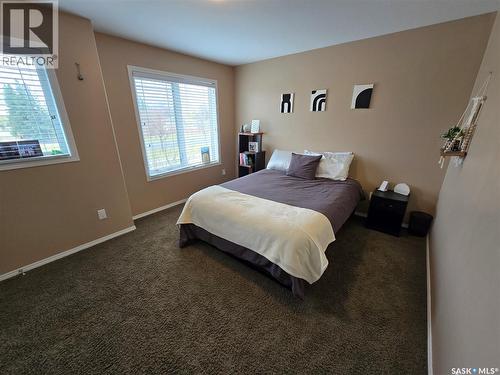 6 815 5Th Street Ne, Weyburn, SK - Indoor Photo Showing Bedroom