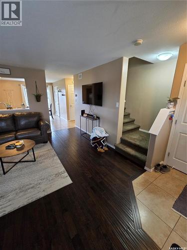 6 815 5Th Street Ne, Weyburn, SK - Indoor