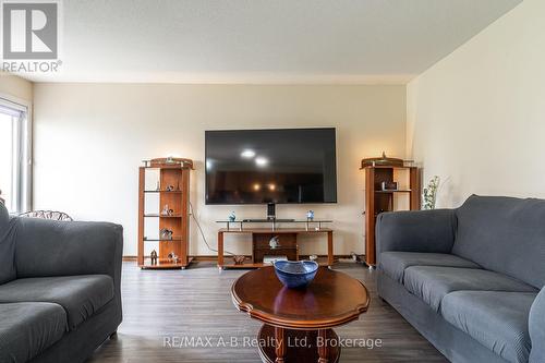 65 Parkhaven Crescent, St. Marys, ON - Indoor Photo Showing Living Room