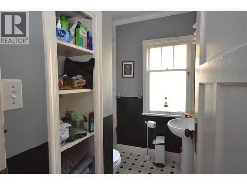 2203 45 Avenue, Vernon, BC - Indoor