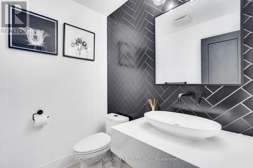 47 Ridge Point Drive, St. Catharines, ON - Indoor Photo Showing Bathroom