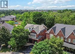 6 BRADDOCK COURT  Whitby, ON L1M 2N1