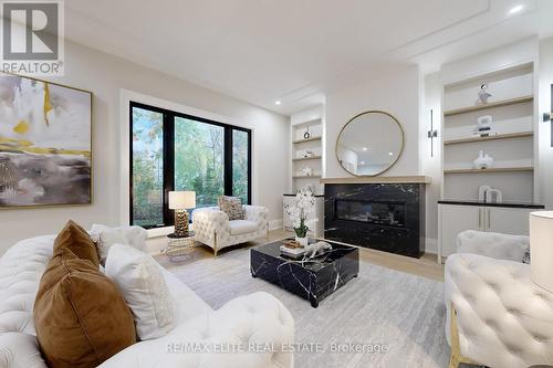160 Lawrence Avenue, Richmond Hill, ON - Indoor Photo Showing Living Room With Fireplace