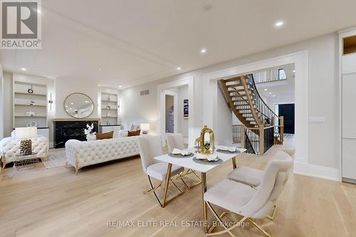 160 Lawrence Avenue, Richmond Hill, ON - Indoor Photo Showing Living Room