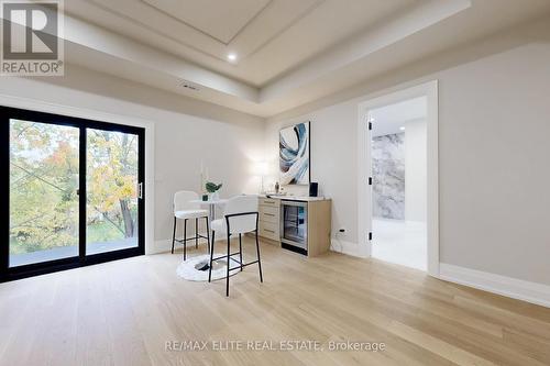 160 Lawrence Avenue, Richmond Hill, ON - Indoor