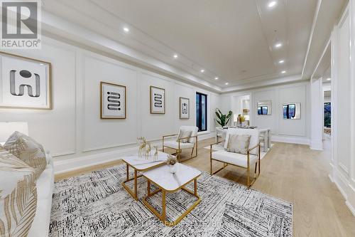 160 Lawrence Avenue, Richmond Hill, ON - Indoor Photo Showing Living Room
