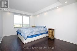 39 Oneida Cres Unit 615 Richmond Hill - 