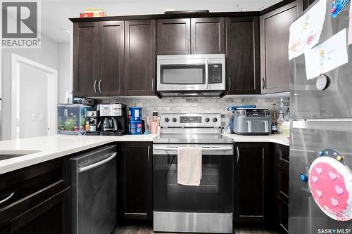 811 Hilliard Street W, Saskatoon, SK - Indoor Photo Showing Kitchen With Upgraded Kitchen