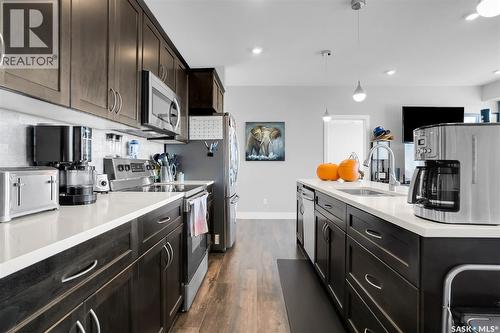 811 Hilliard Street W, Saskatoon, SK - Indoor Photo Showing Kitchen