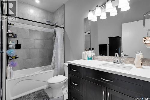 811 Hilliard Street W, Saskatoon, SK - Indoor Photo Showing Bathroom